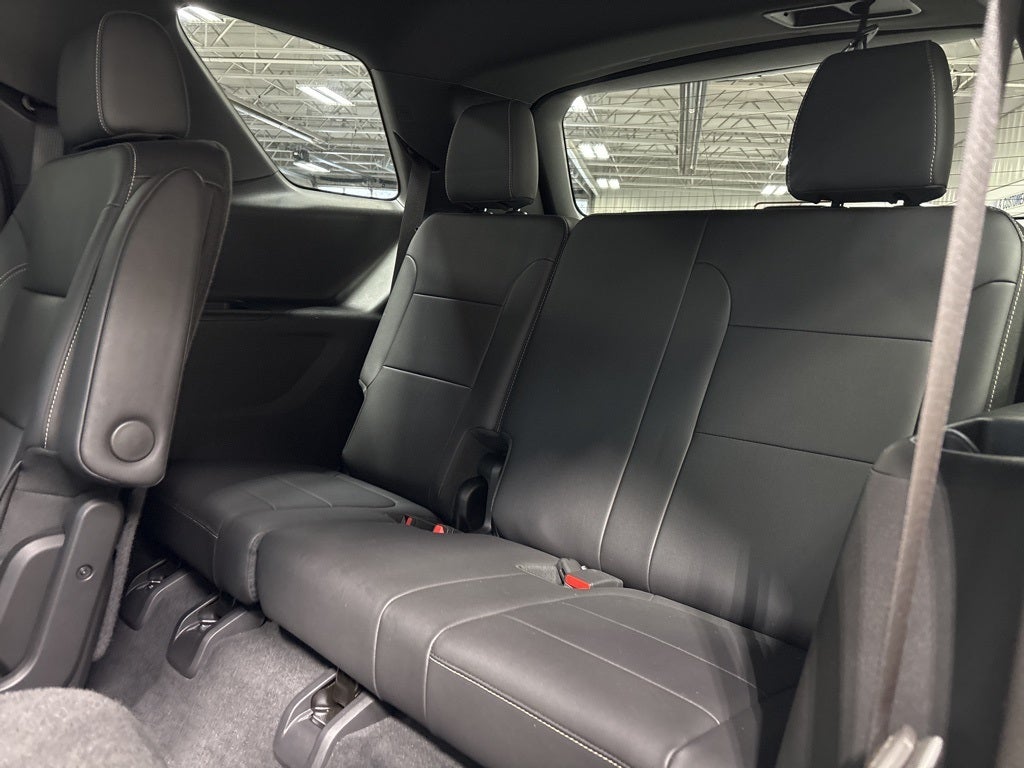 2023 Chevrolet Traverse AWD LT Leather