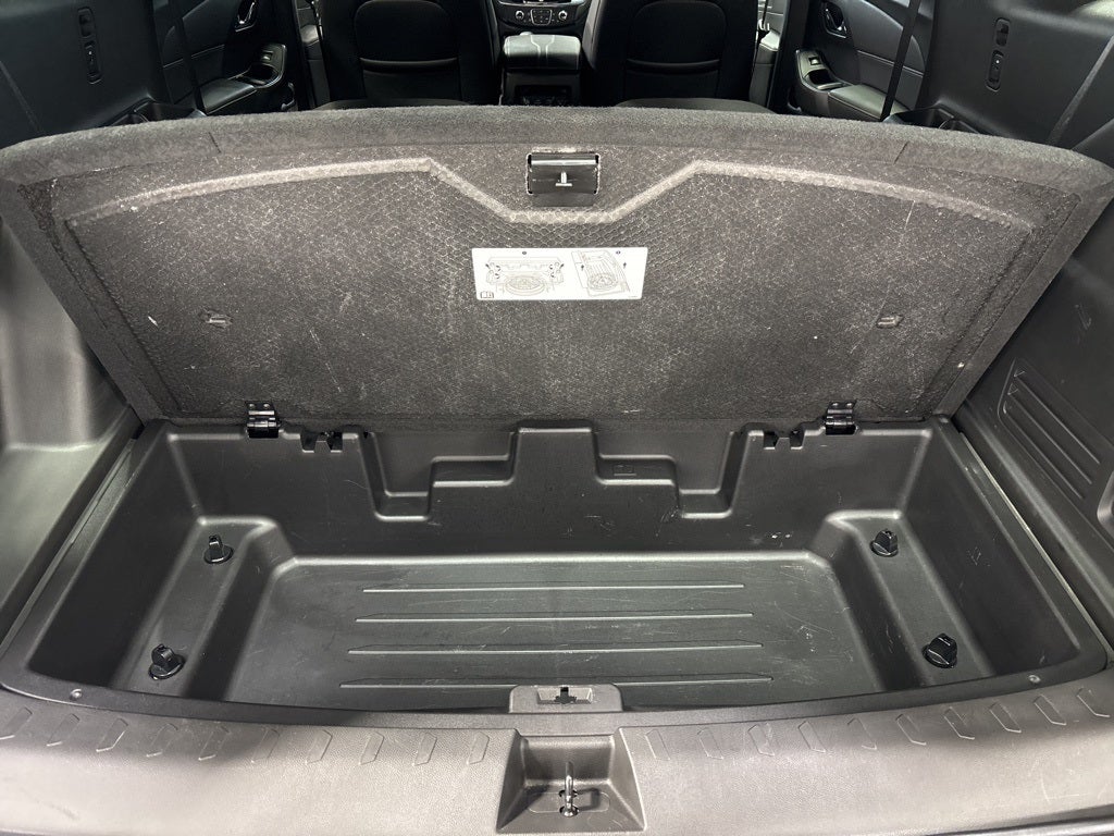 2023 Chevrolet Traverse AWD LT Leather