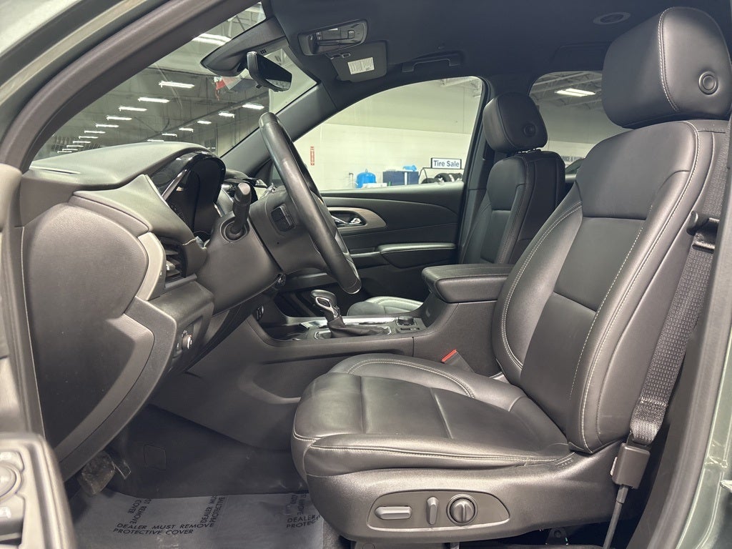 2023 Chevrolet Traverse AWD LT Leather