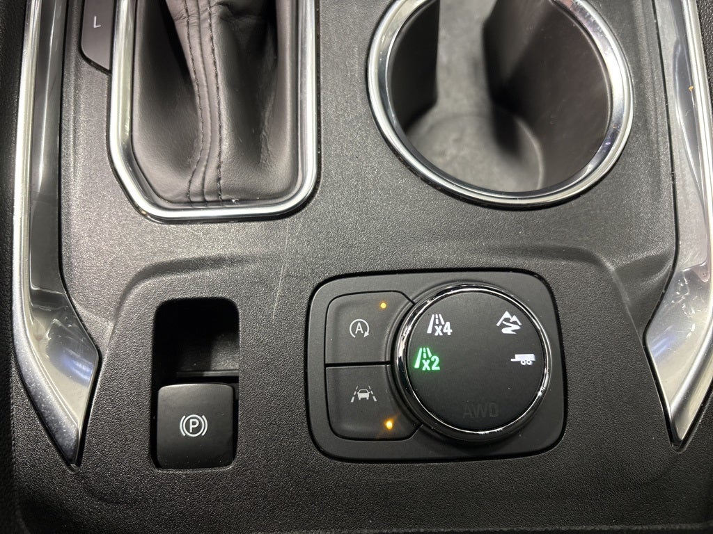 2023 Chevrolet Traverse AWD LT Leather