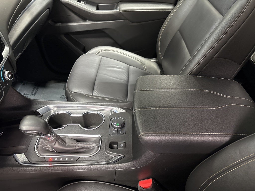 2023 Chevrolet Traverse AWD LT Leather