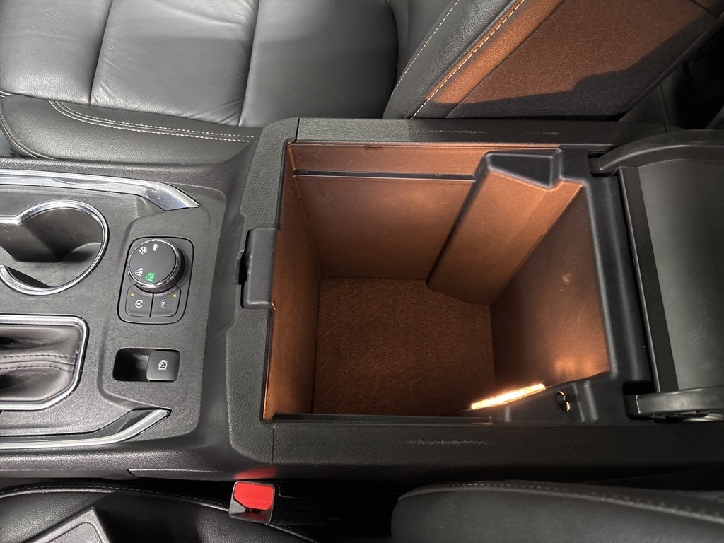 2023 Chevrolet Traverse AWD LT Leather