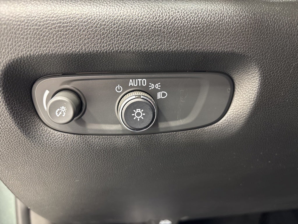 2023 Chevrolet Traverse AWD LT Leather