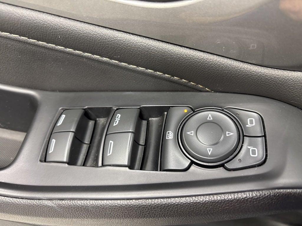 2023 Chevrolet Traverse AWD LT Leather