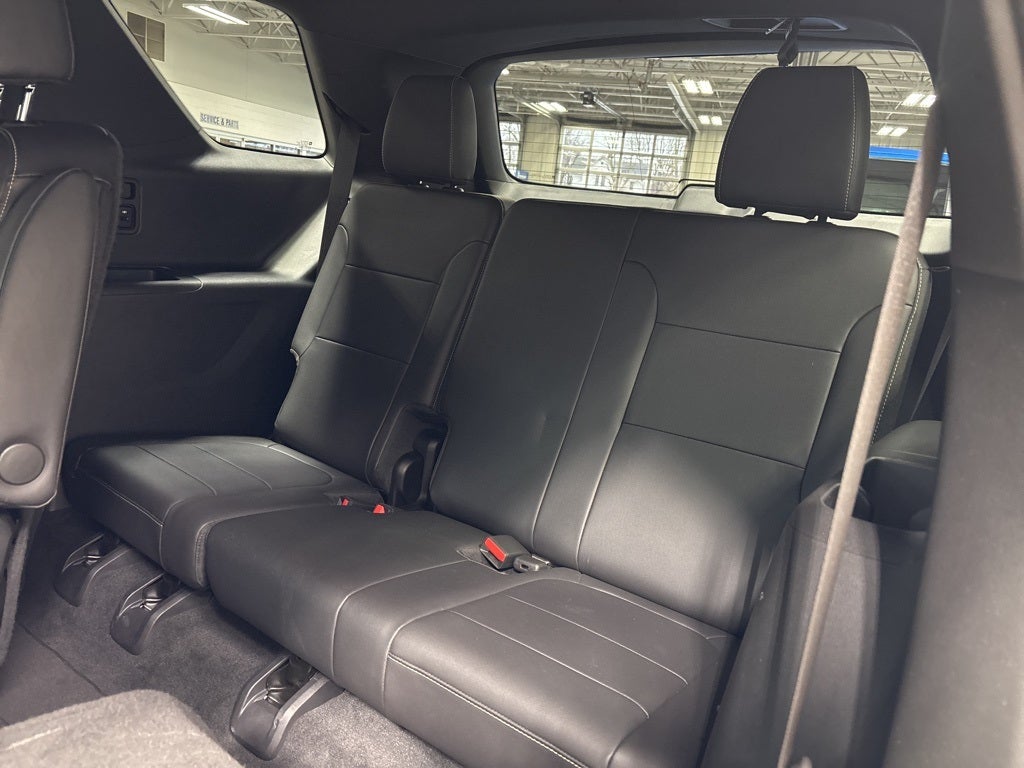 2023 Chevrolet Traverse AWD LT Leather