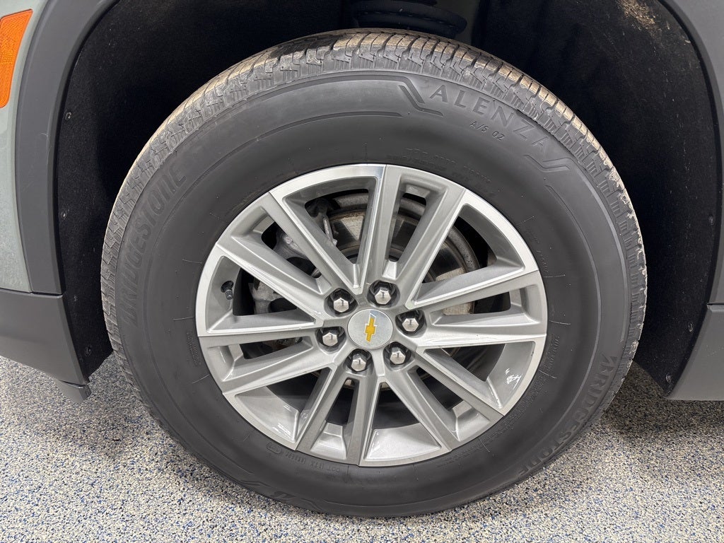 2023 Chevrolet Traverse AWD LT Leather