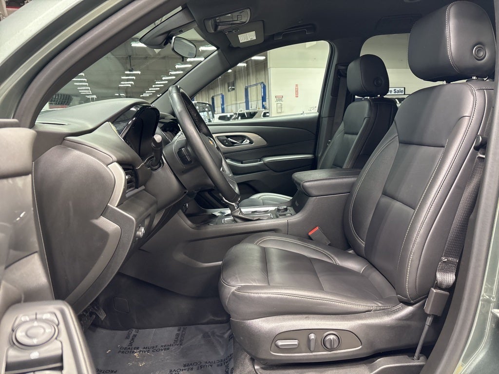 2023 Chevrolet Traverse AWD LT Leather