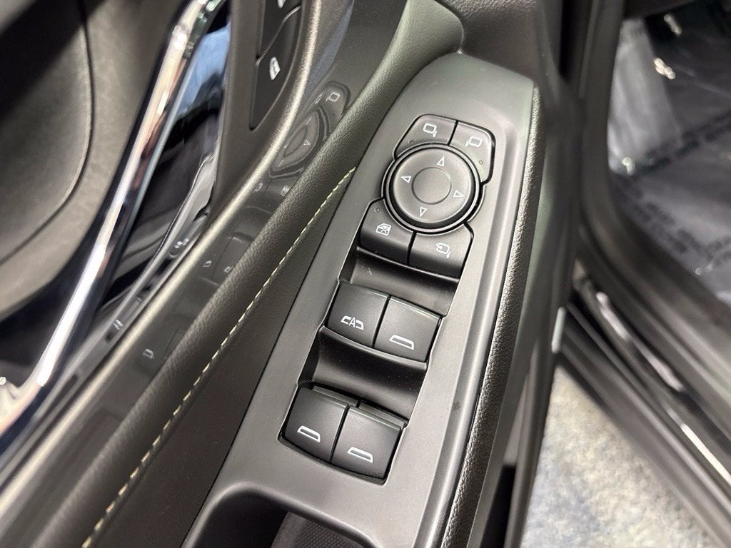 2023 Chevrolet Traverse AWD LT Leather