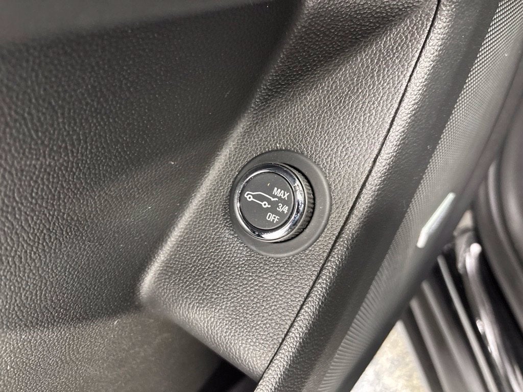 2023 Chevrolet Traverse AWD LT Leather