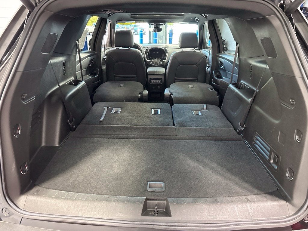 2023 Chevrolet Traverse AWD LT Leather