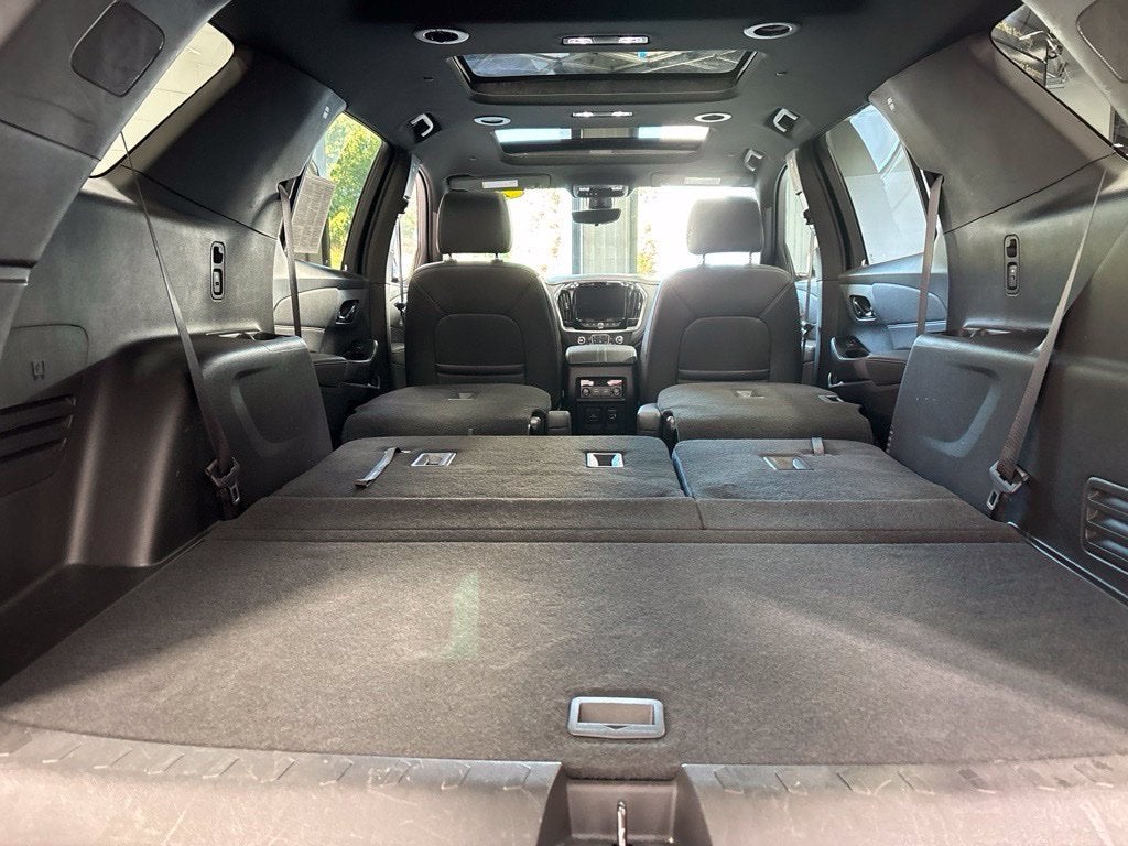2023 Chevrolet Traverse AWD LT Leather