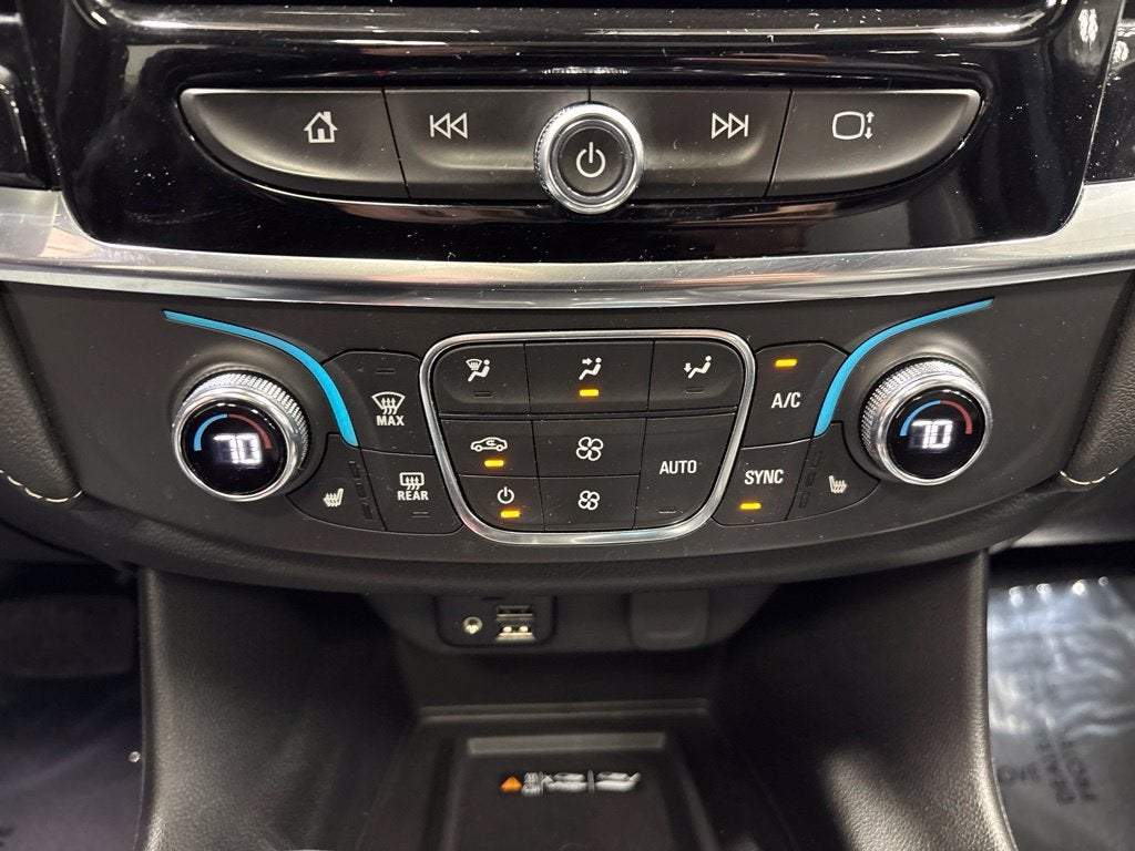 2023 Chevrolet Traverse AWD LT Leather