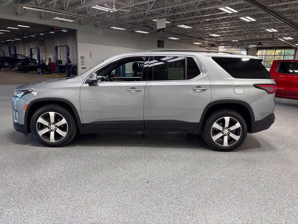 2023 Chevrolet Traverse AWD LT Leather