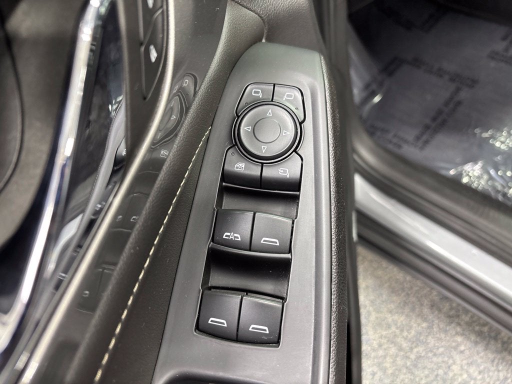 2023 Chevrolet Traverse AWD LT Leather