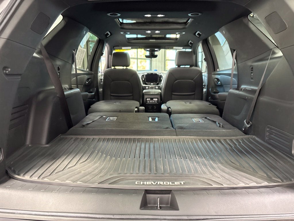 2023 Chevrolet Traverse AWD LT Leather