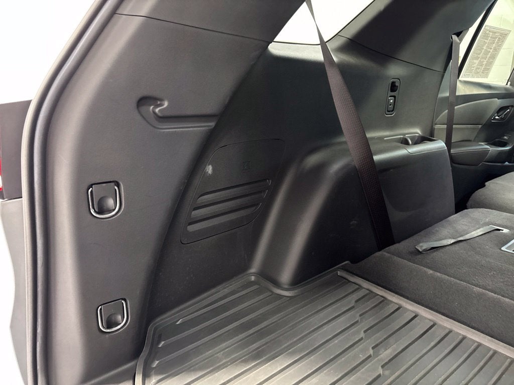 2023 Chevrolet Traverse AWD LT Leather