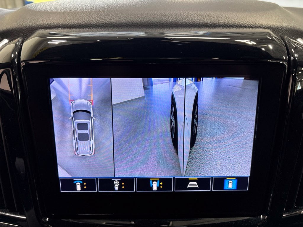 2023 Chevrolet Traverse AWD LT Leather