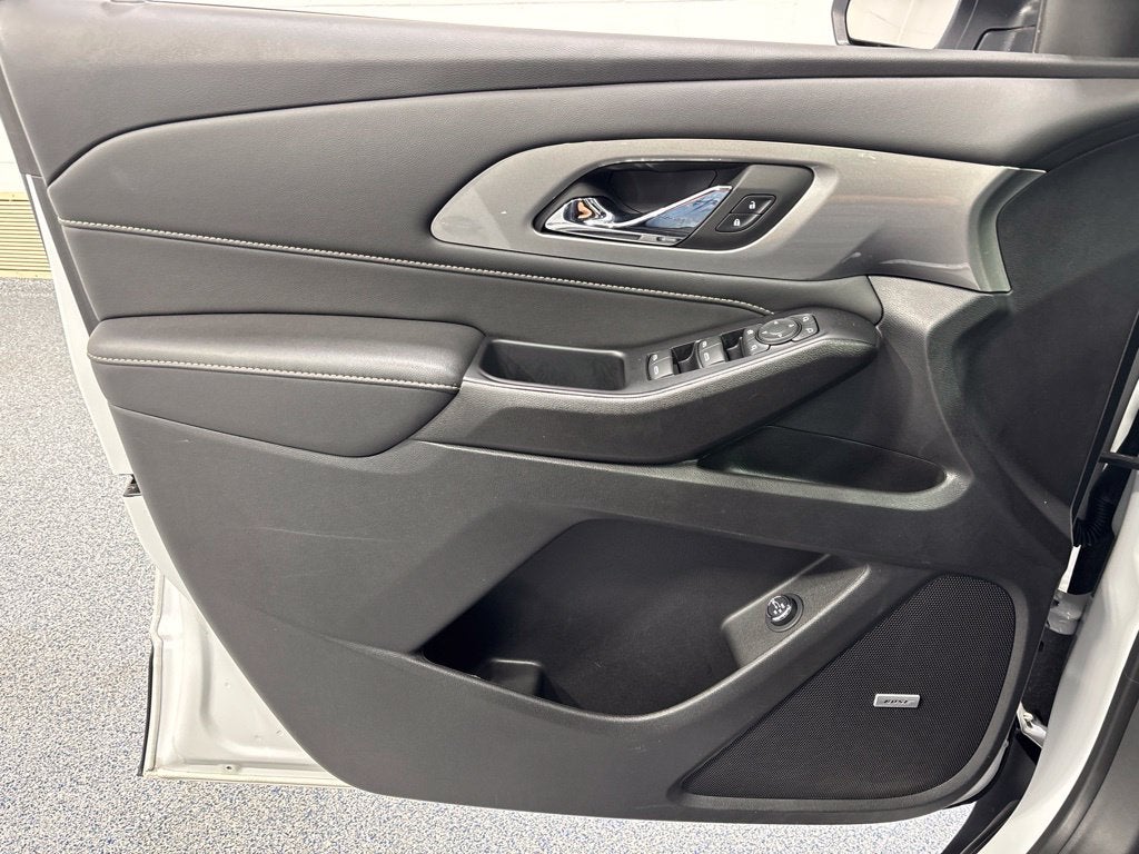 2023 Chevrolet Traverse AWD LT Leather