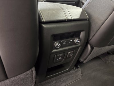 2023 Chevrolet Traverse AWD LT Leather
