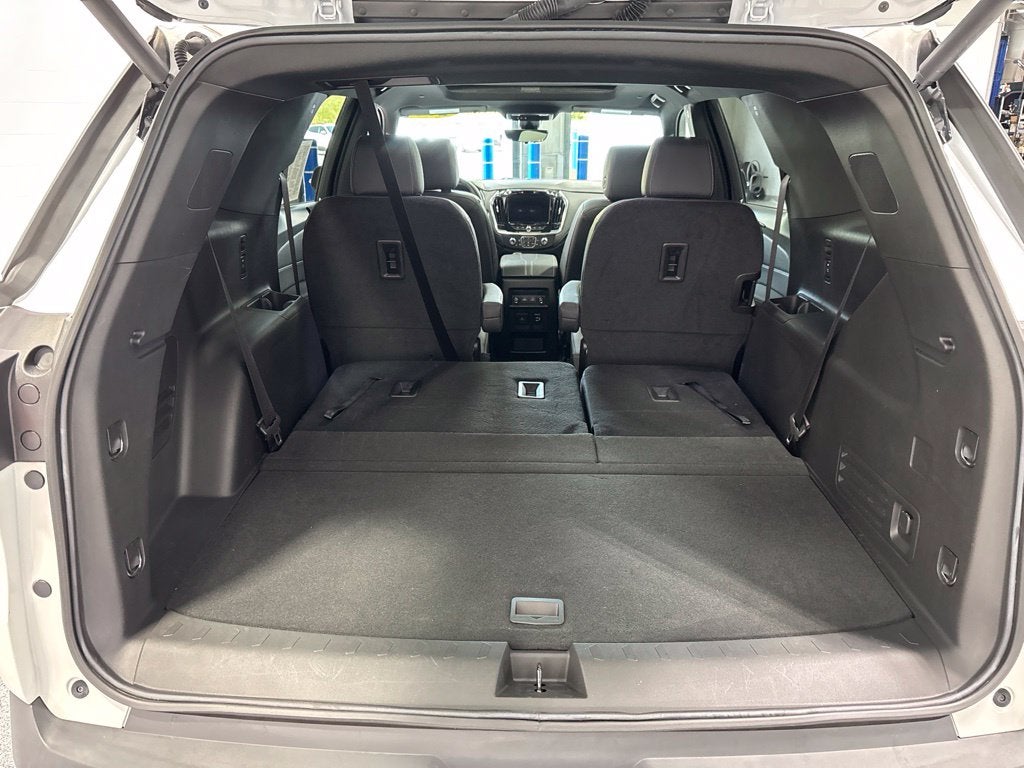 2023 Chevrolet Traverse AWD LT Leather