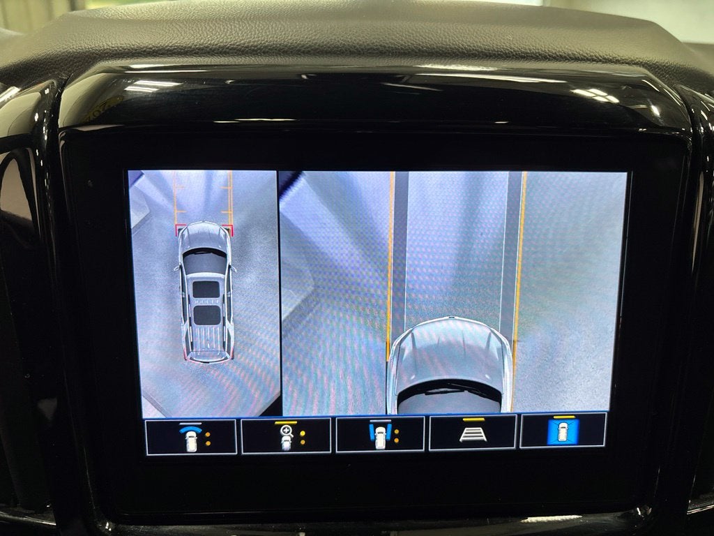 2023 Chevrolet Traverse AWD LT Leather