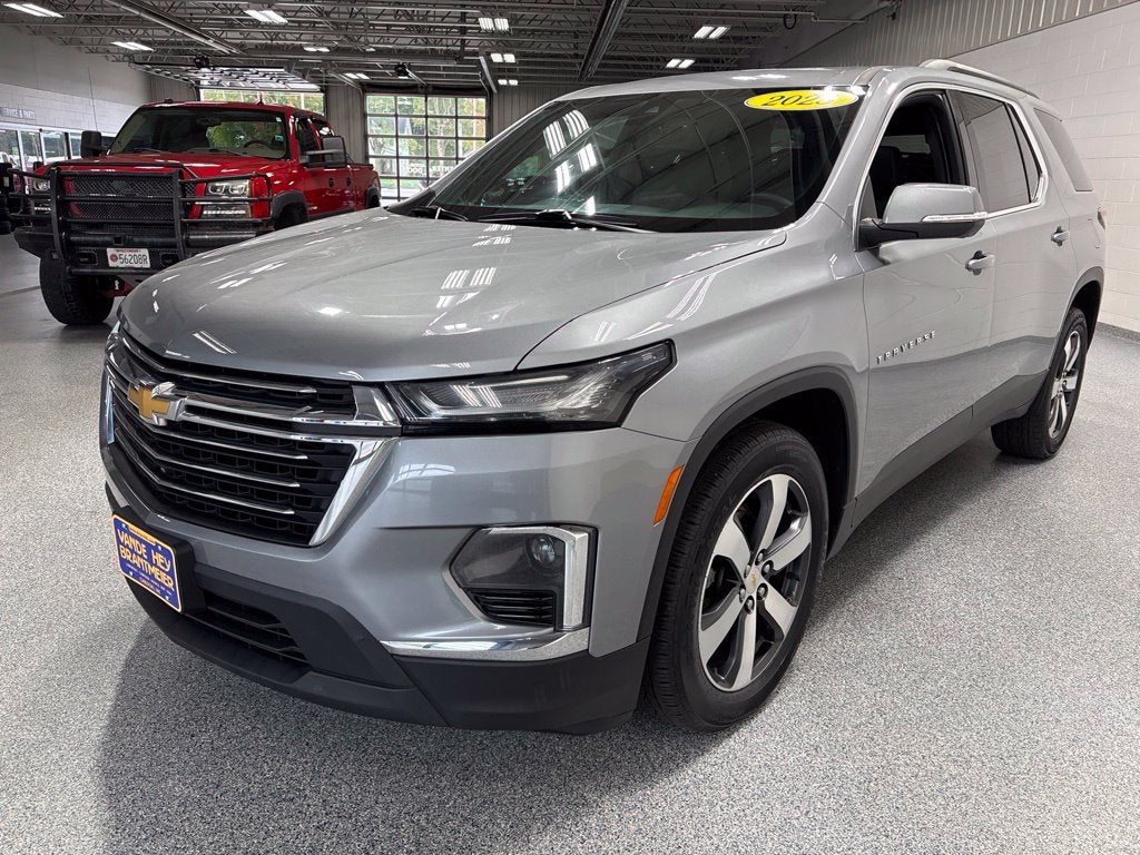 2023 Chevrolet Traverse AWD LT Leather