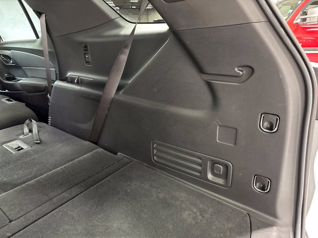 2023 Chevrolet Traverse AWD LT Leather