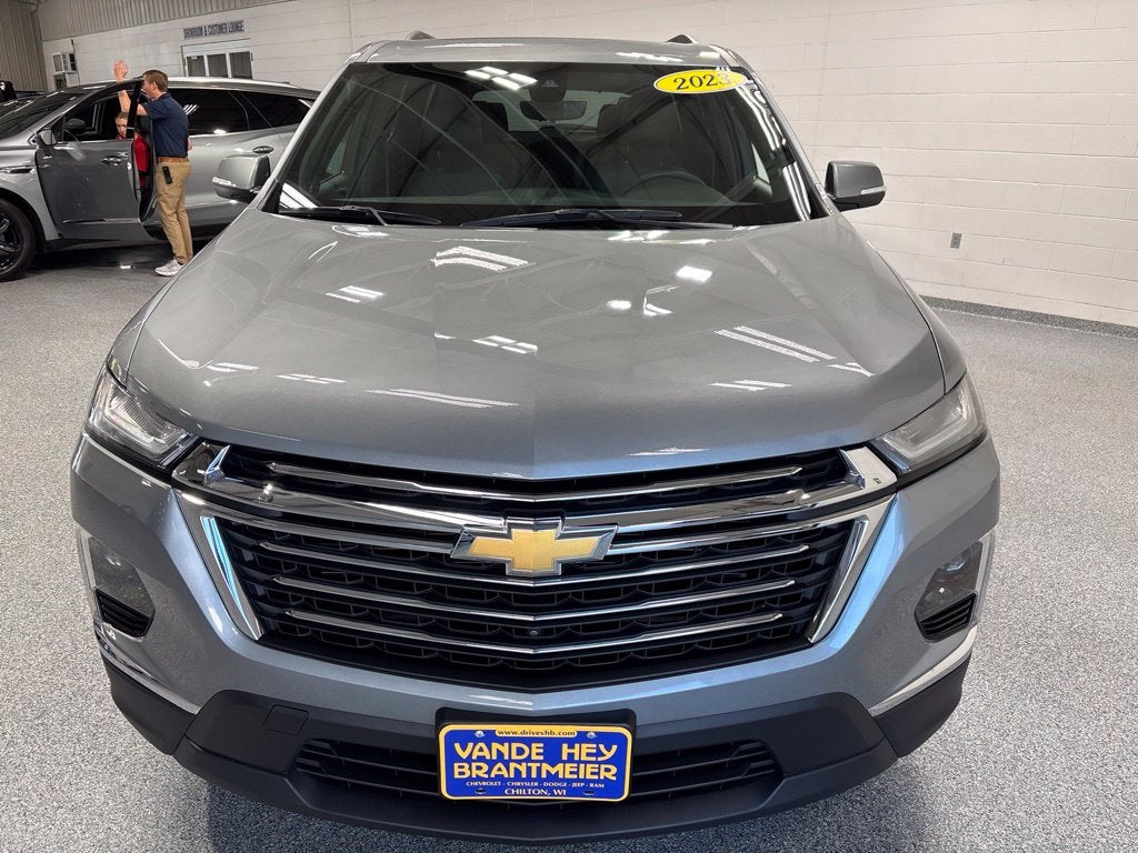 2023 Chevrolet Traverse AWD LT Leather