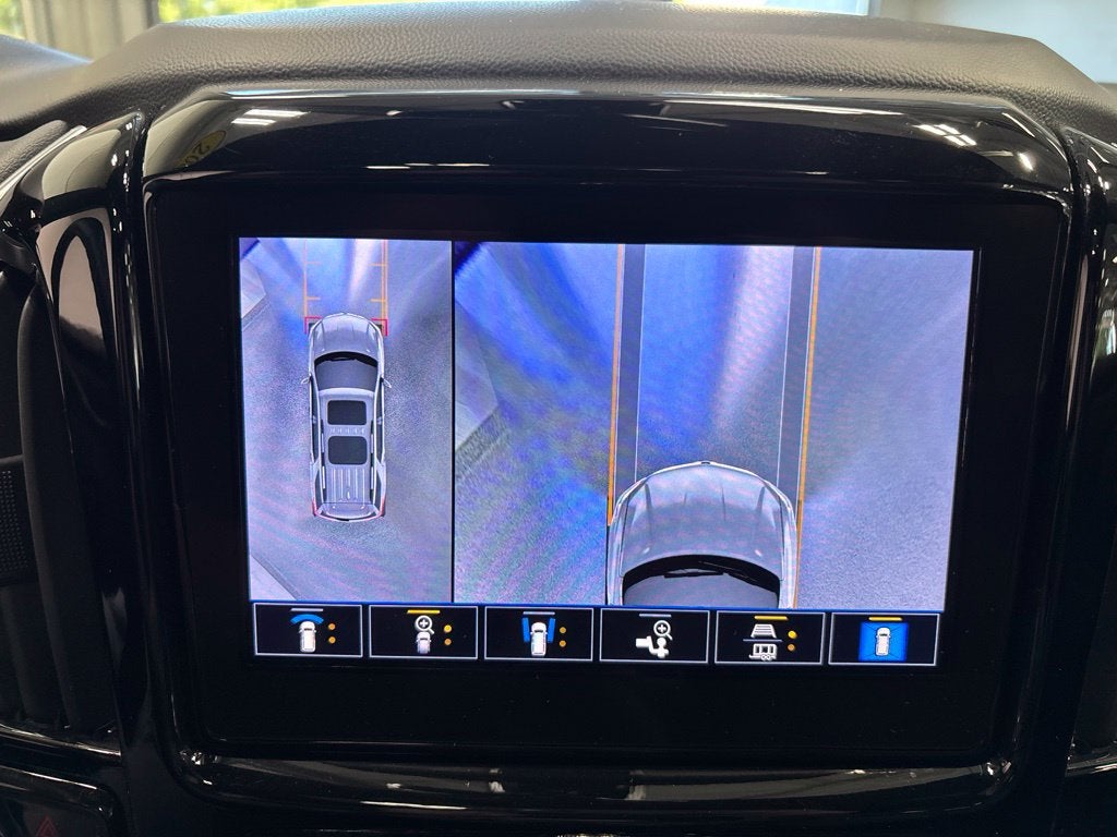 2023 Chevrolet Traverse AWD LT Leather