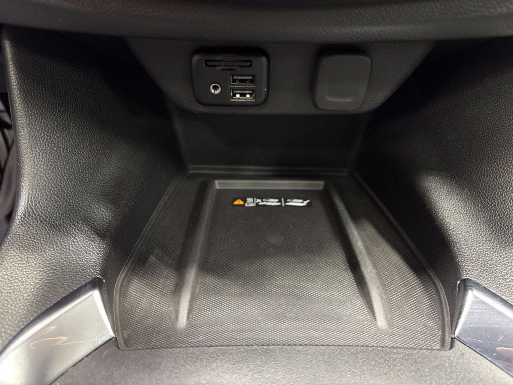 2023 Chevrolet Traverse AWD LT Leather