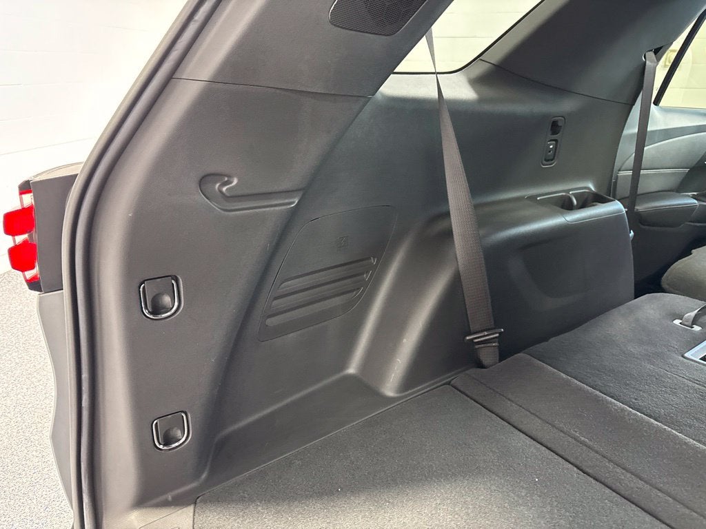 2023 Chevrolet Traverse AWD LT Leather