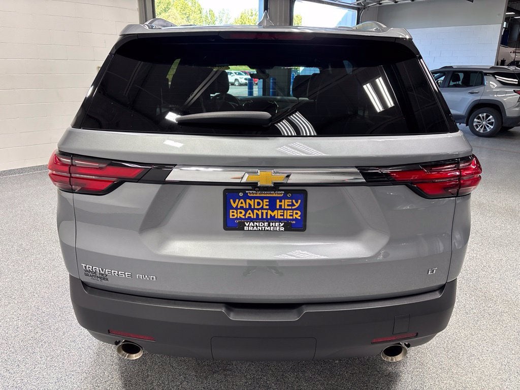 2023 Chevrolet Traverse AWD LT Leather