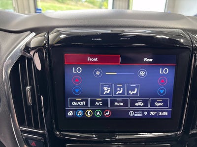 2023 Chevrolet Traverse AWD LT Leather