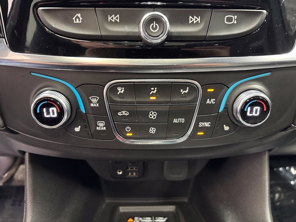 2023 Chevrolet Traverse AWD LT Leather