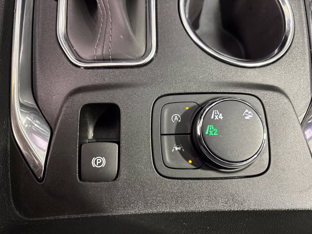 2023 Chevrolet Traverse AWD LT Leather