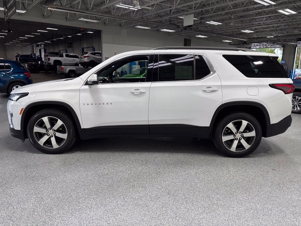 2023 Chevrolet Traverse AWD LT Leather