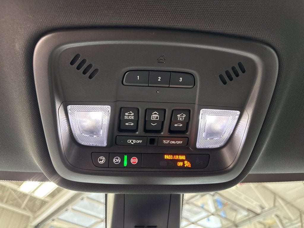2023 Chevrolet Traverse AWD LT Leather
