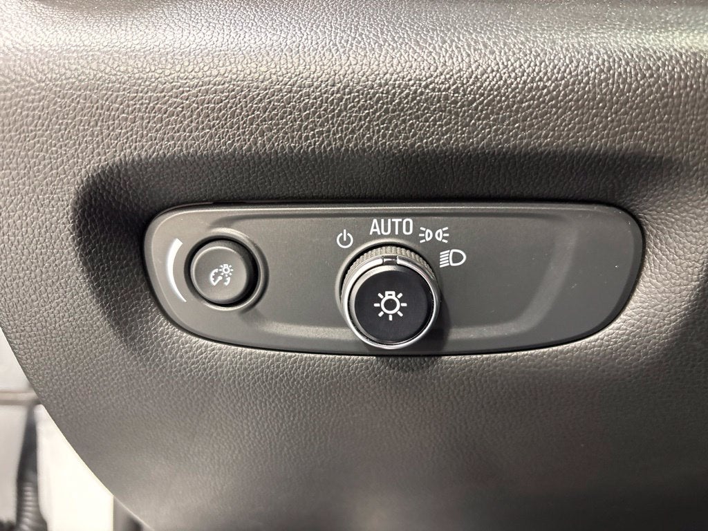 2023 Chevrolet Traverse AWD LT Leather