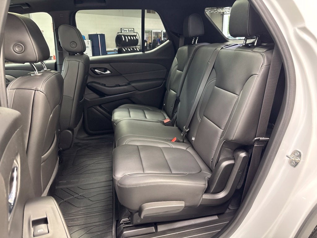 2023 Chevrolet Traverse AWD LT Leather