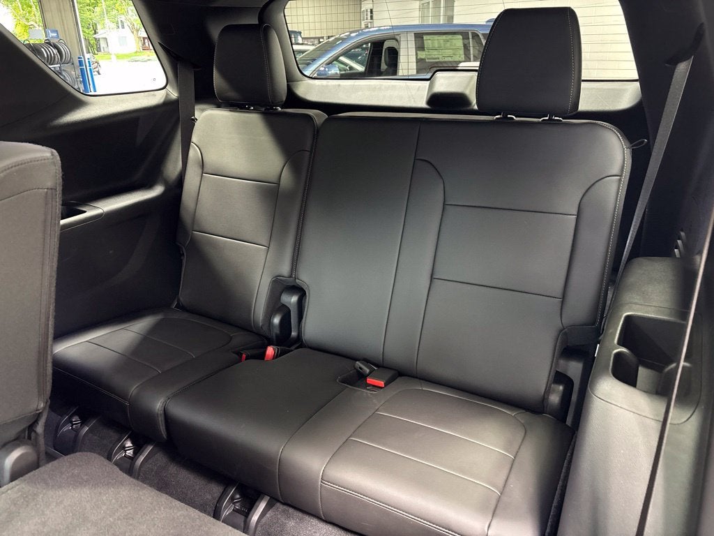 2023 Chevrolet Traverse AWD LT Leather