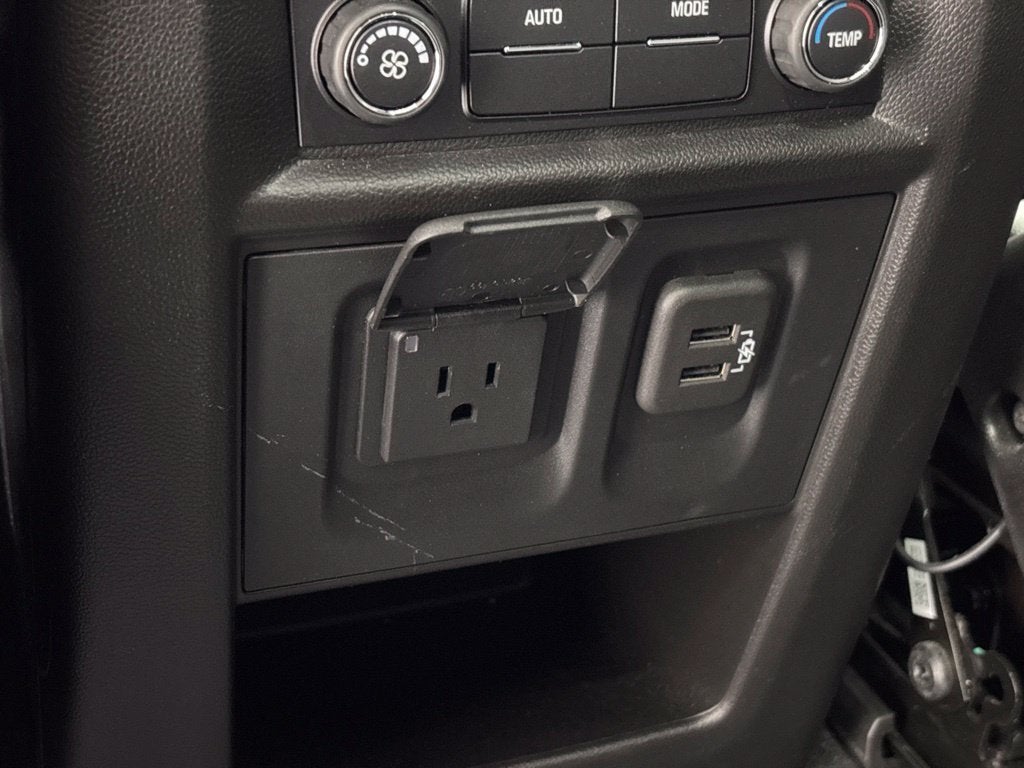 2023 Chevrolet Traverse AWD LT Leather