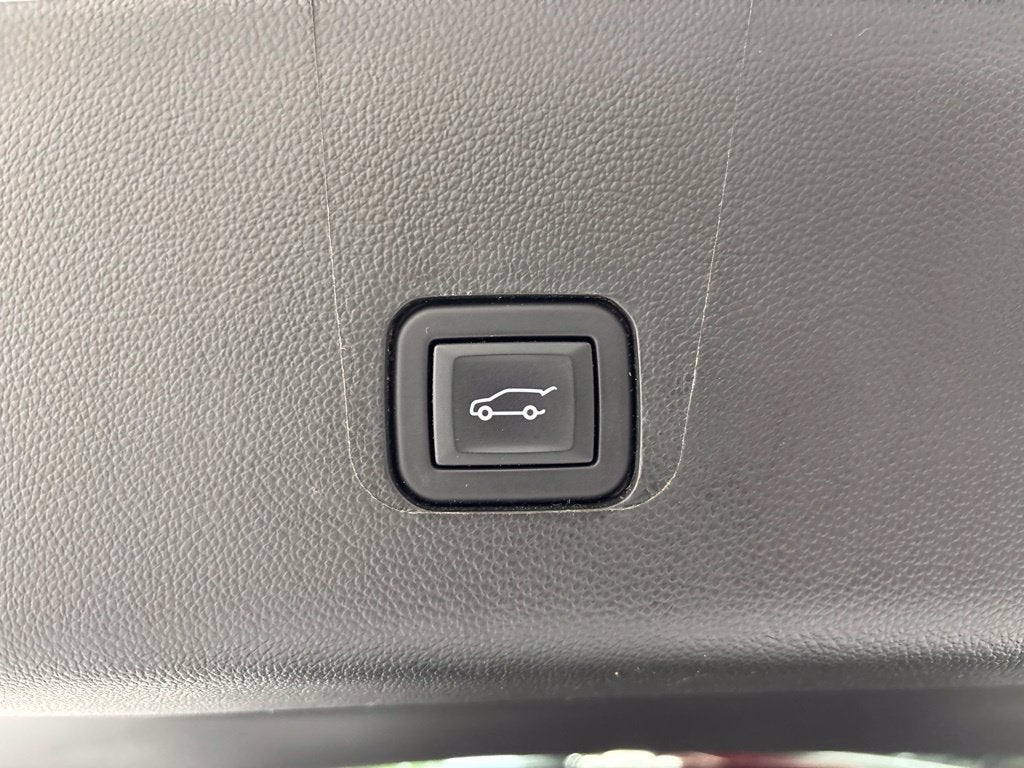 2023 Chevrolet Traverse AWD LT Leather