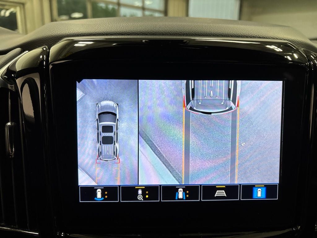 2023 Chevrolet Traverse AWD LT Leather
