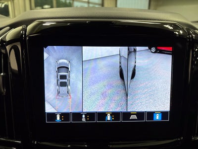 2023 Chevrolet Traverse AWD LT Leather