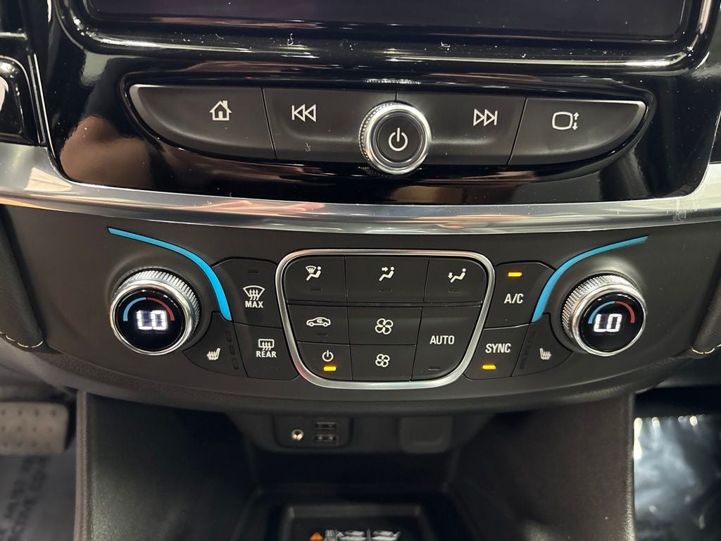 2023 Chevrolet Traverse AWD LT Leather