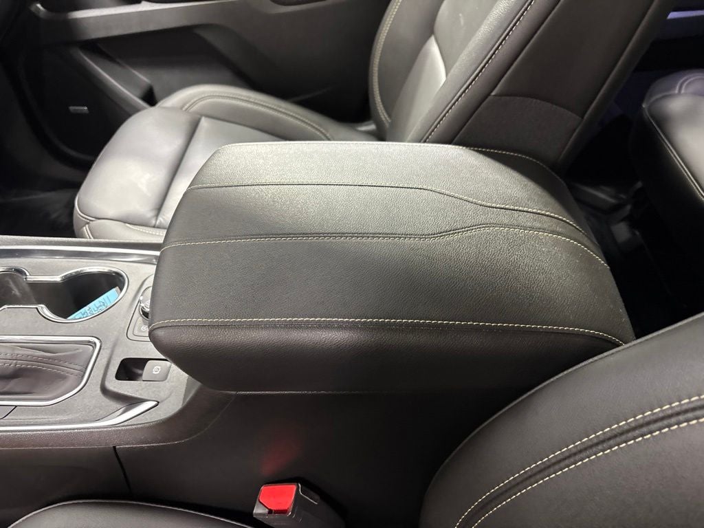 2023 Chevrolet Traverse AWD LT Leather