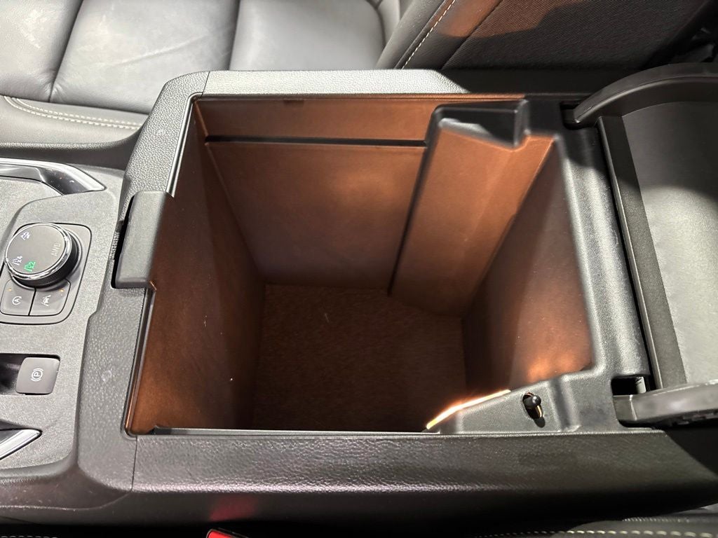 2023 Chevrolet Traverse AWD LT Leather