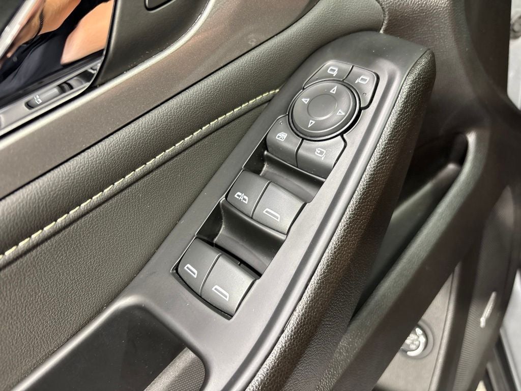 2023 Chevrolet Traverse AWD LT Leather