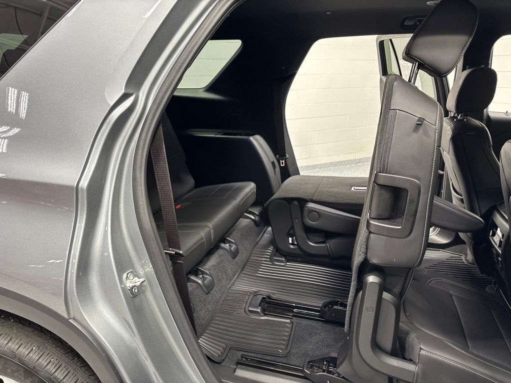 2023 Chevrolet Traverse AWD LT Leather