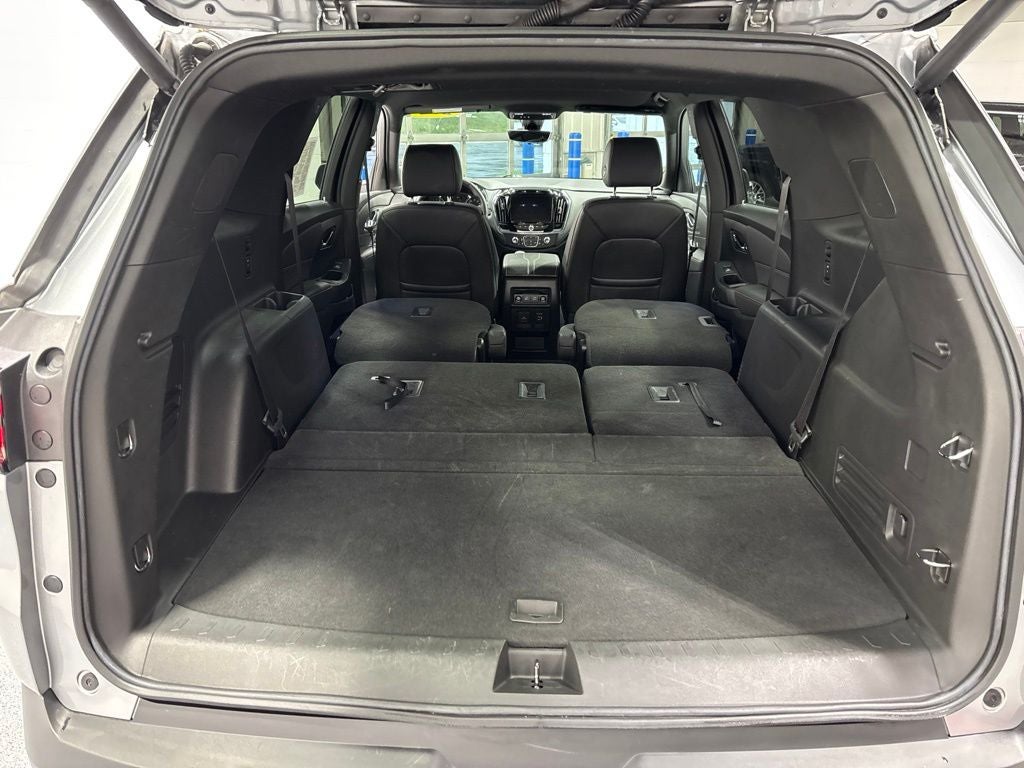2023 Chevrolet Traverse AWD LT Leather